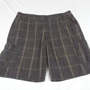 WRANGLER BROWN GRAY PLAID MENS CARGO SHORTS SIZE 46 L74